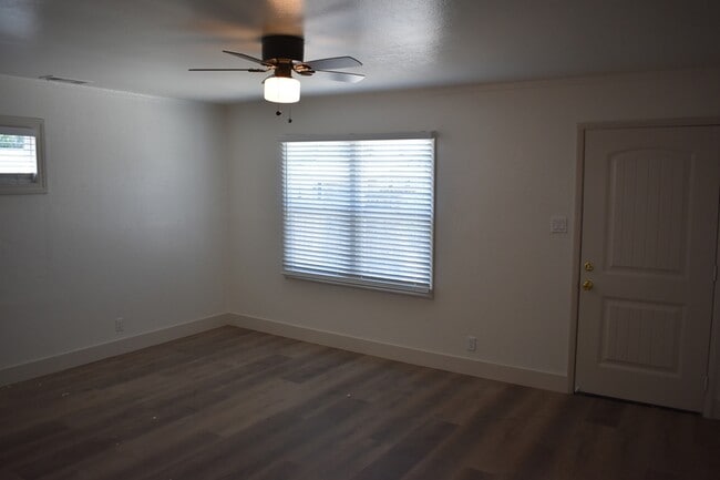 Building Photo - 1720 Bessie Ave