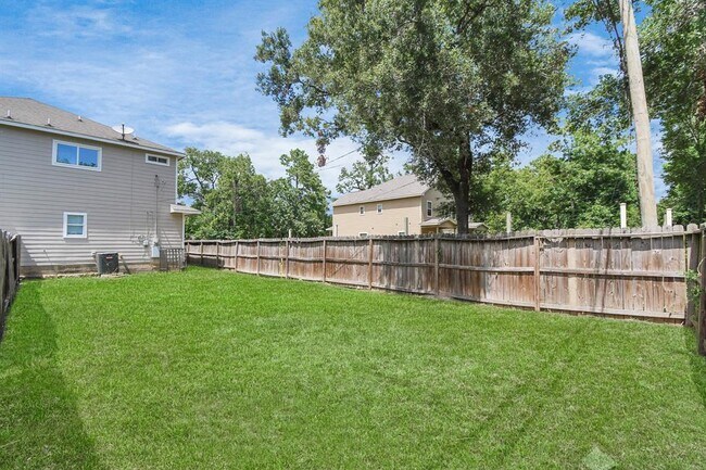 Building Photo - 8106 Rhobell St