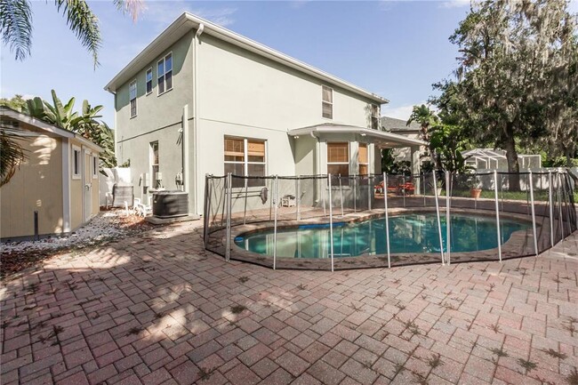Building Photo - 11102 Avery Oaks Dr