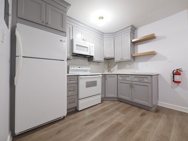 Building Photo - 78 69th St