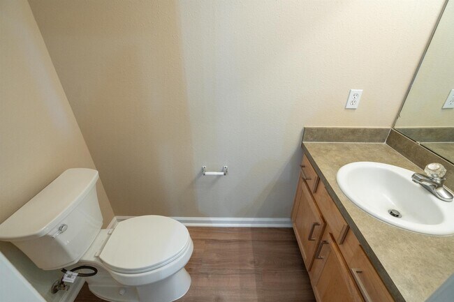 Building Photo - 310 Scrub Jay Dr