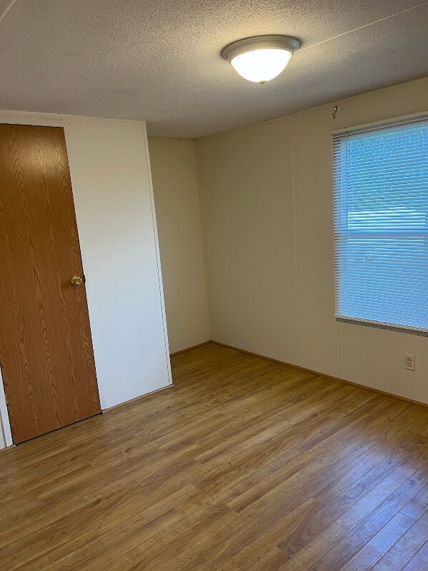 Building Photo - 164 Lynn Dr