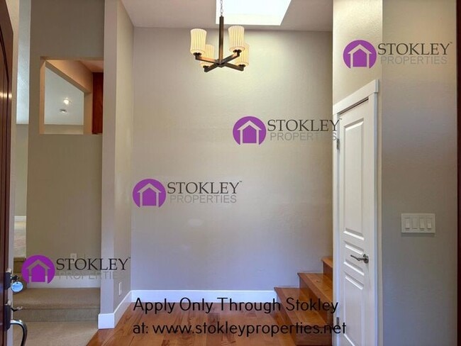 Building Photo - 66 Cuesta Way