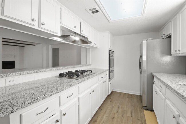 Building Photo - 24607 Green Moss Dr