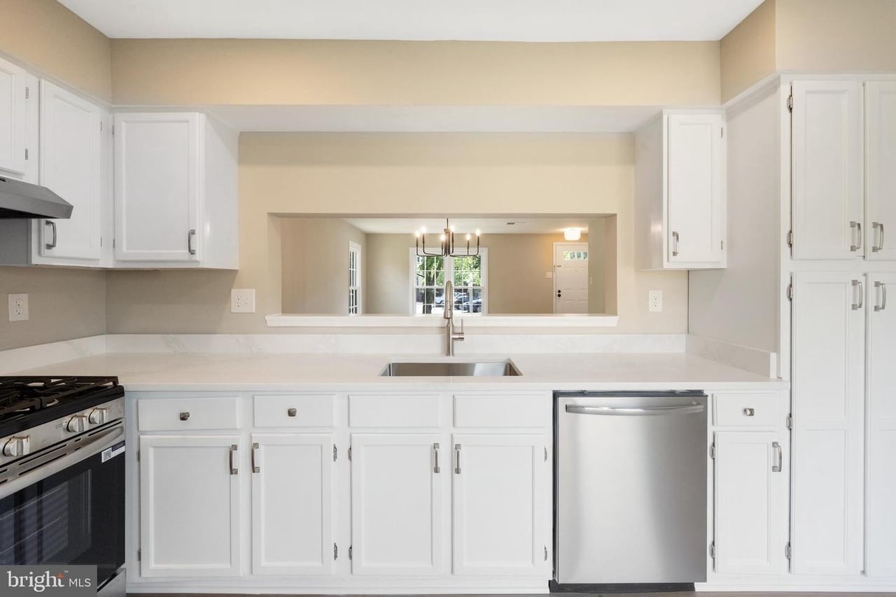 Building Photo - 7422 Barbados Ln