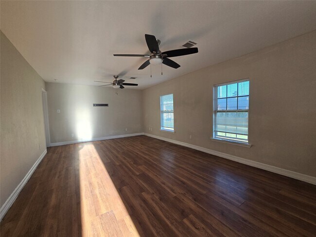 Building Photo - 19736 Dunbar Ave