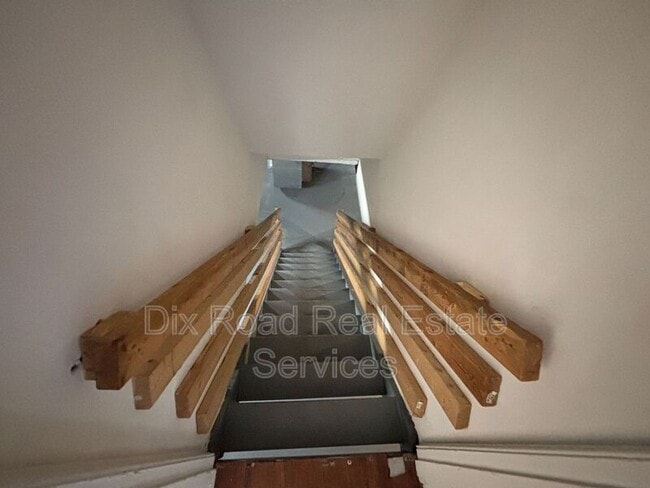 Building Photo - 1925 Highland St