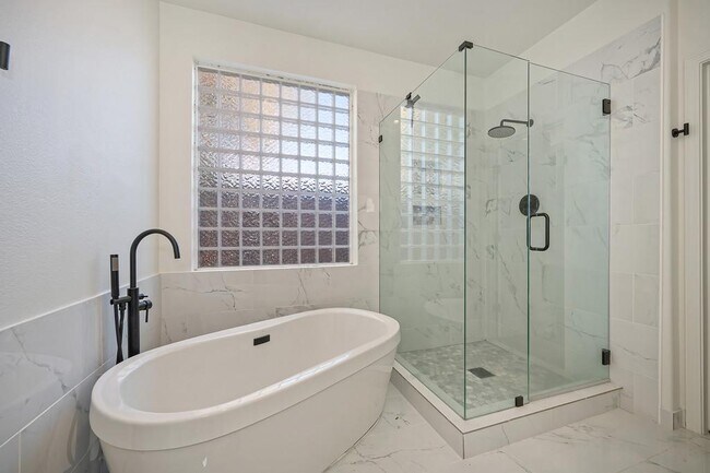 Building Photo - 238 St Tropez Ln