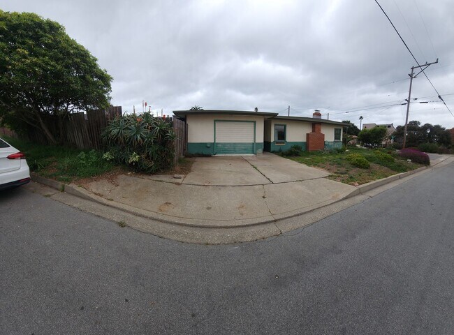 Building Photo - Los Osos Cozy Cottage