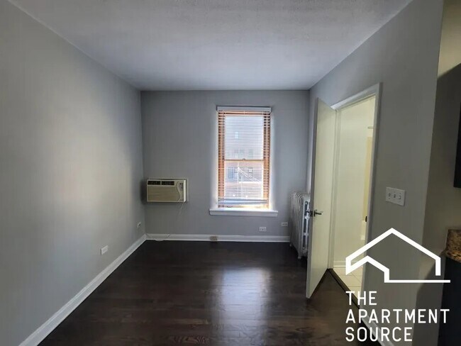 Building Photo - 3524 N Marshfield Ave