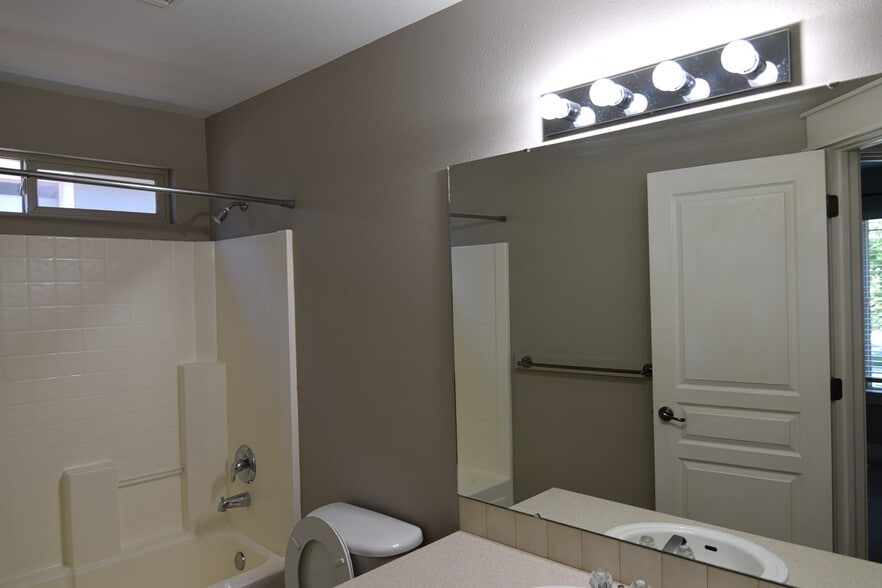 Building Photo - 11215 W Springgold Dr