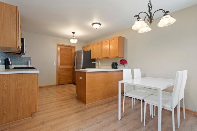 Building Photo - 2805 Packford Ln
