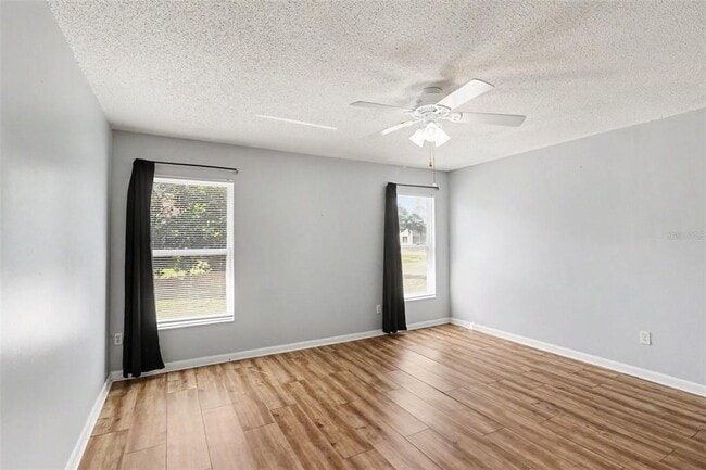Building Photo - 10157 Bluff Ct