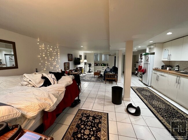 Building Photo - 1BR 1BA Townhouse All Utilities Included On Tree Lined Bushwick/Ridgewood Border