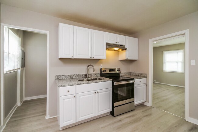 Building Photo - 2710 Fletcher St