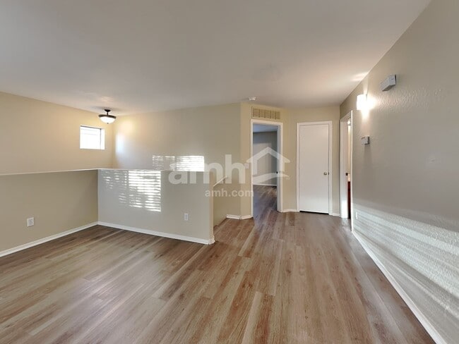 Building Photo - 443 S Sabrina