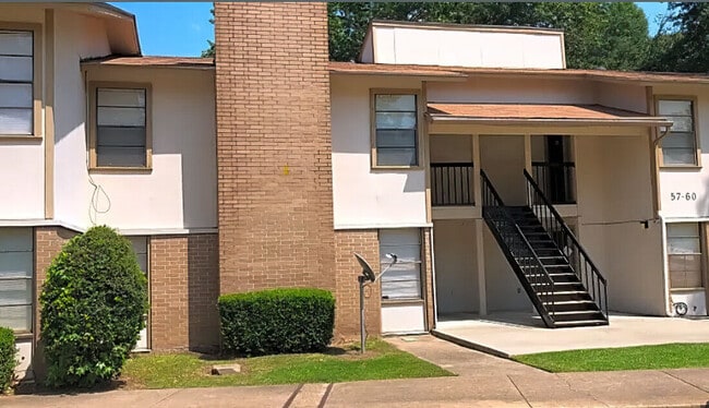 Building Photo - Woodbridge