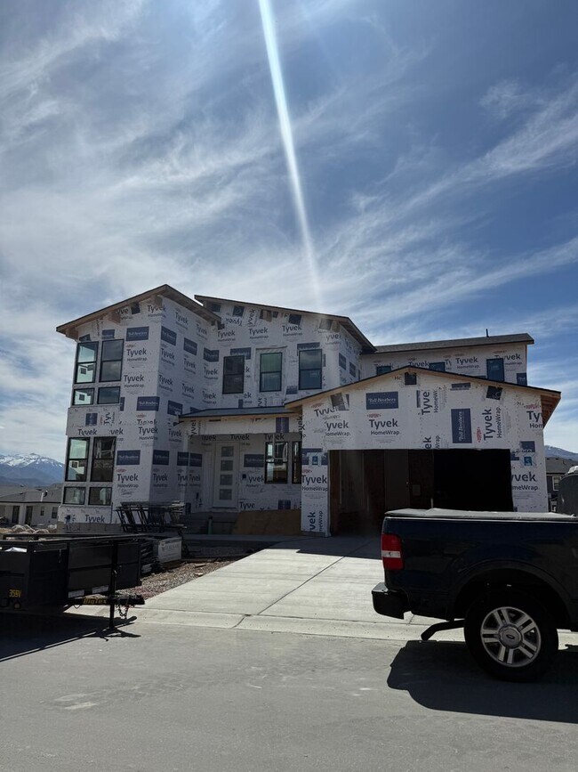 Building Photo - Brand-New Luxury Rental | 6 Bed, 5.5 Bath | 6,510 Sq Ft | Jordanelle Ridge, Heber City | $8,000/mo
