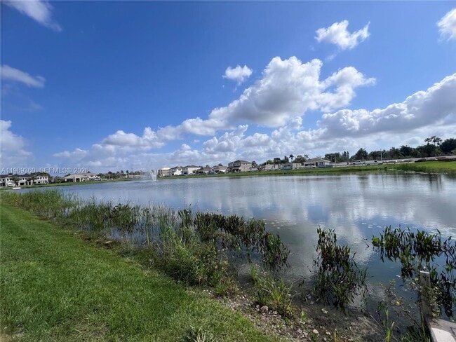 Building Photo - 4784 SW 72nd Terrace