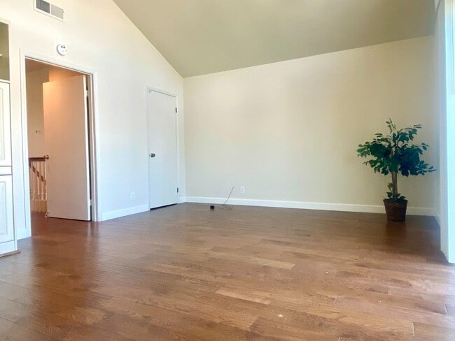 Building Photo - 852 Arcturus Cir