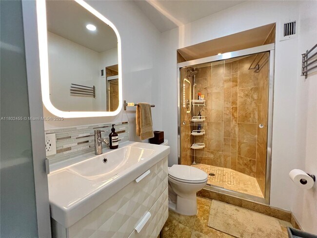 Building Photo - 1111 Crandon Blvd