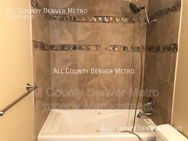 Building Photo - 380 Elati St