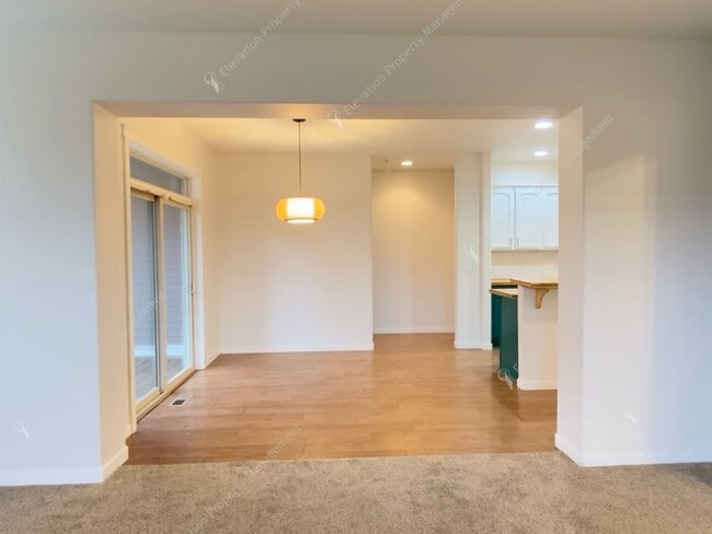 Building Photo - Designer 4BR- 2BA Home by Dry Canyon Park