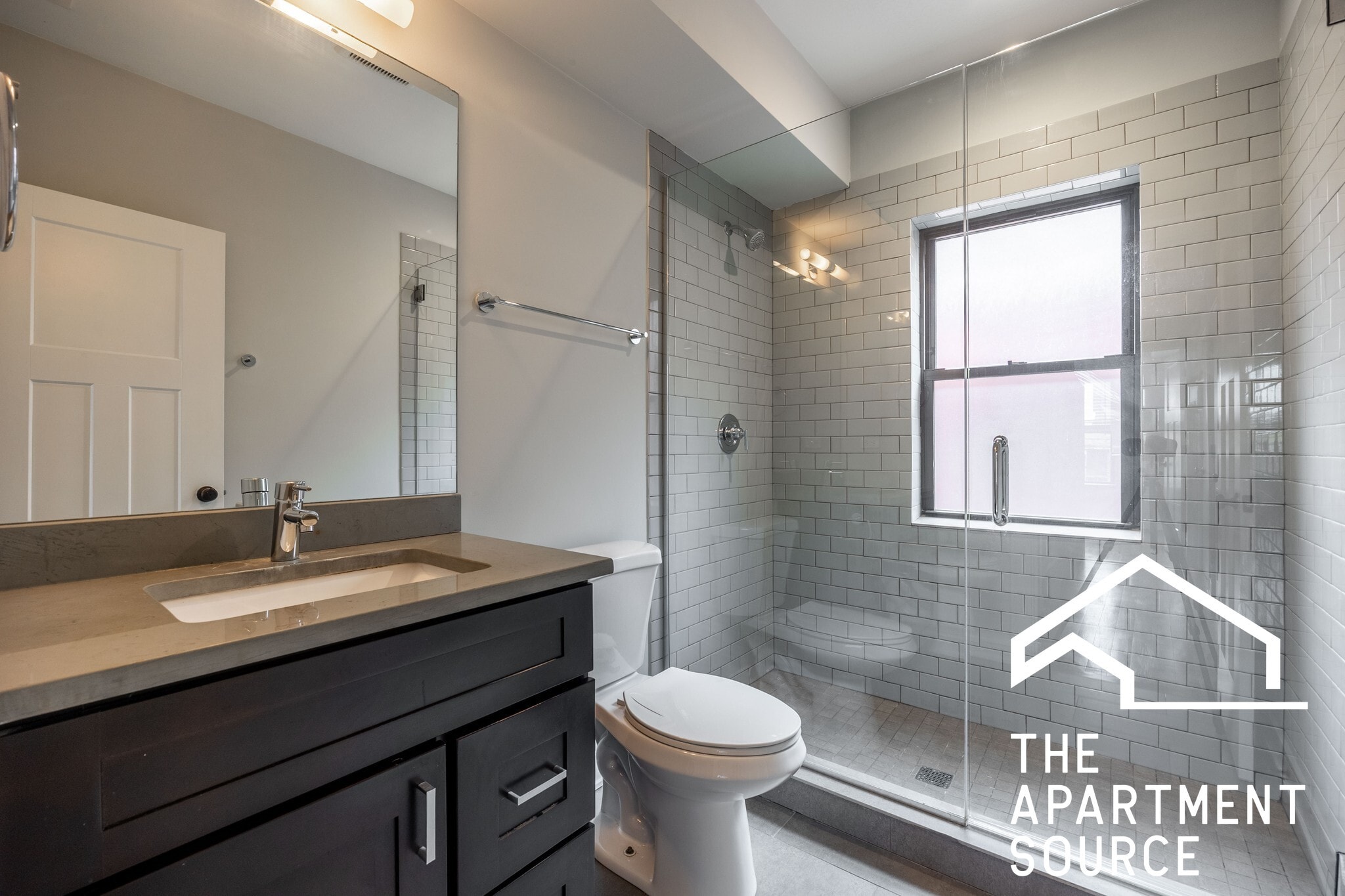 Building Photo - 2207 W Eastwood Ave