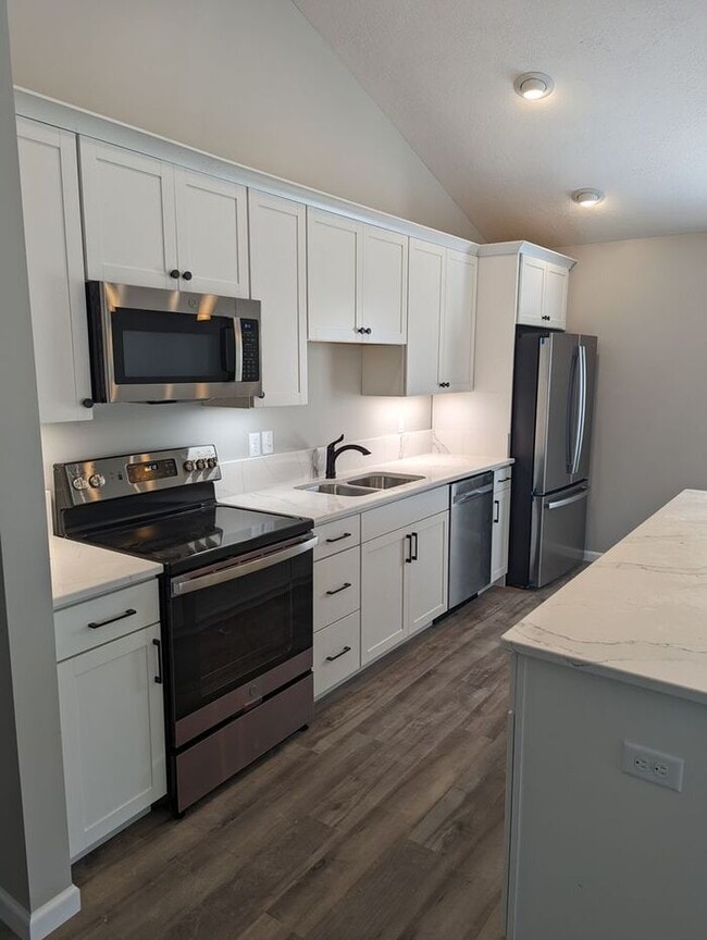 Building Photo - Qualified Applicants Will Receive $1,000 OFF Move In Costs! 4 Bedroom Home With An Open Floor Pla...