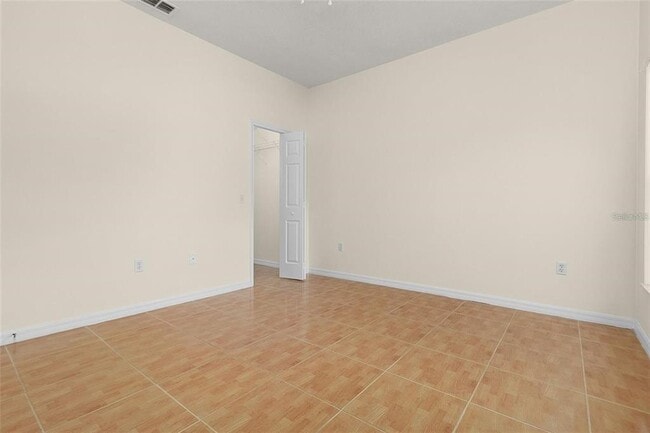 Building Photo - 411 Tamarind Parke Ln
