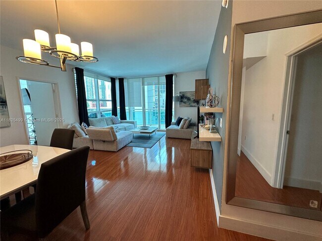 Building Photo - 951 Brickell Ave