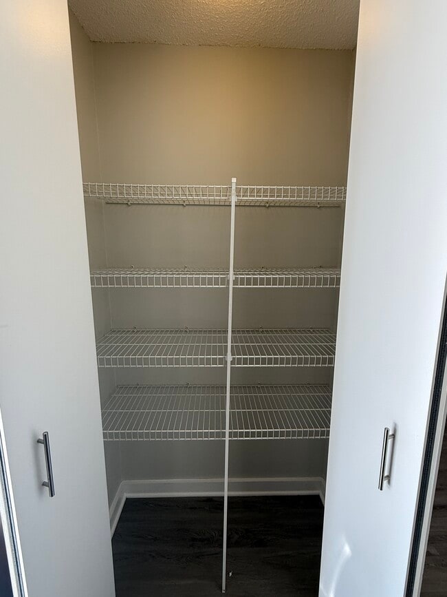 Building Photo - 509 N Dearborn-2001