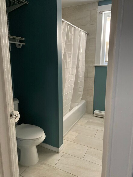 Building Photo - 8 Davies Pl