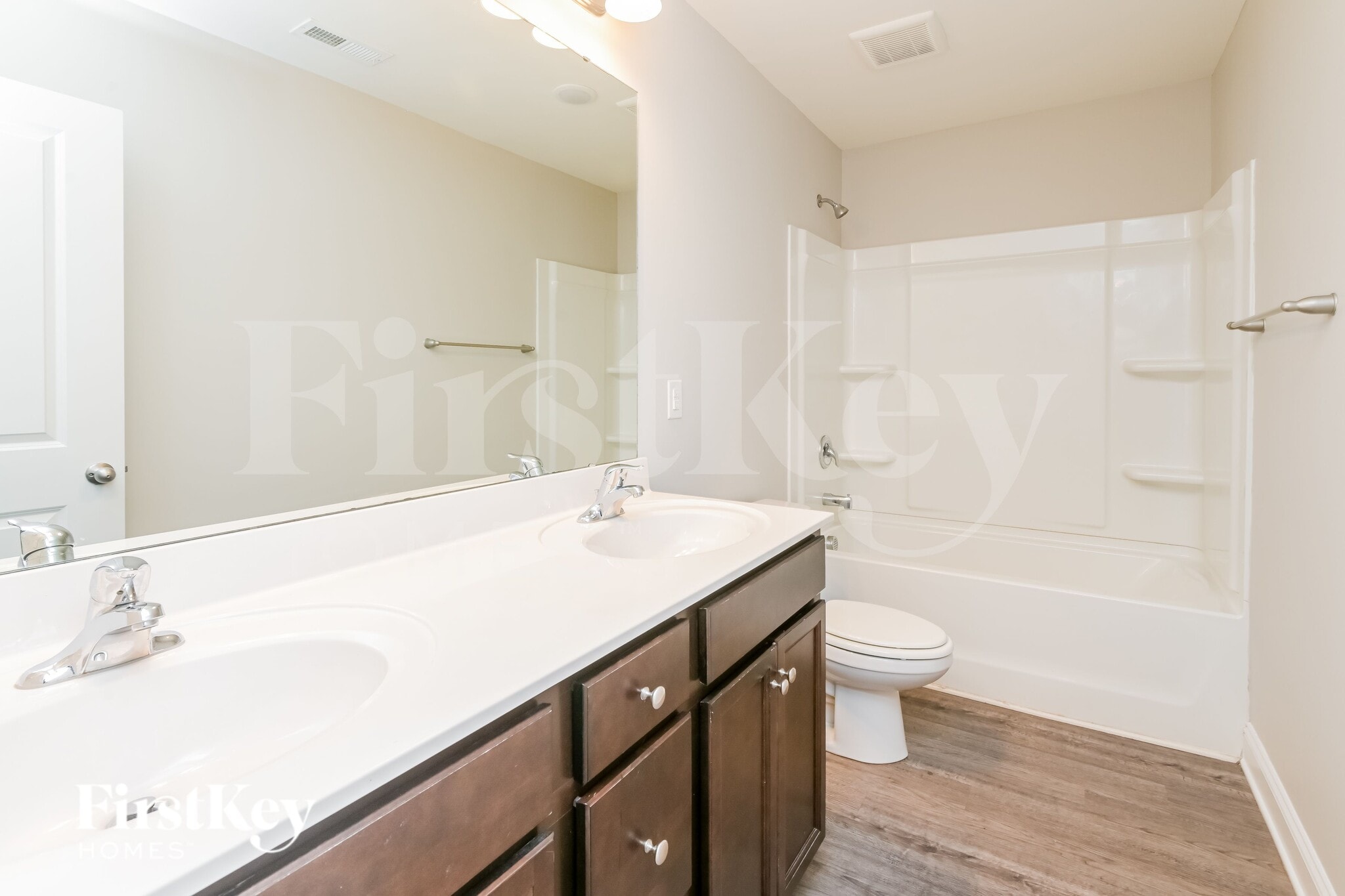 Building Photo - 9131 Marion Oaks Dr