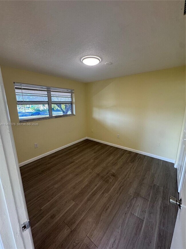 Building Photo - 1101 Prospect Rd