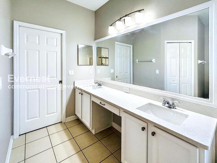 Building Photo - 7709 Armonk Ln