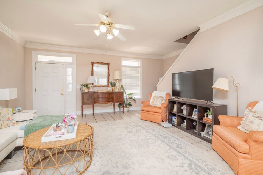 Building Photo - 1093 Saint Andrews Ln