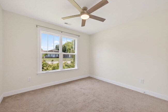 Building Photo - 221 E Moon Cir
