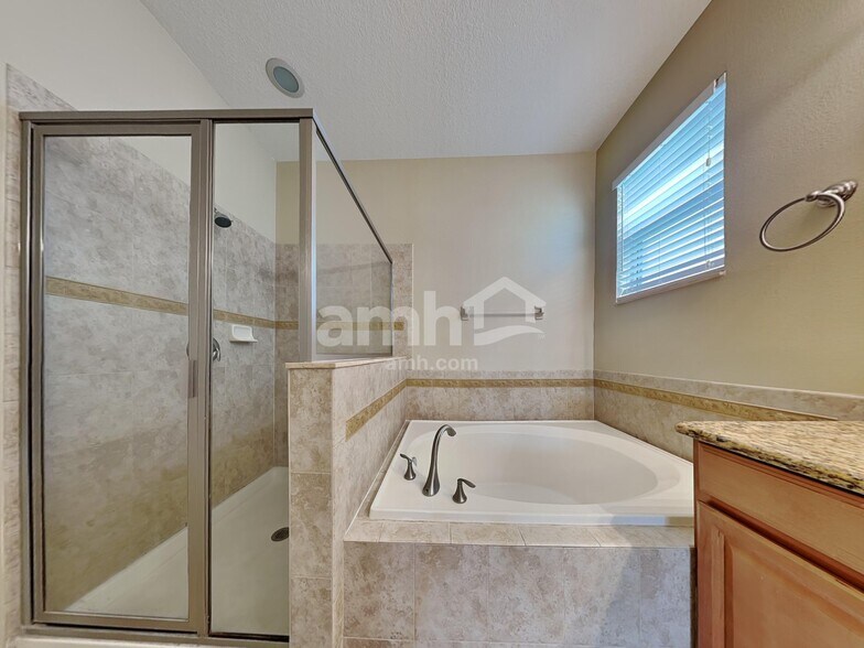 Building Photo - 13343 Graham Yarden Dr
