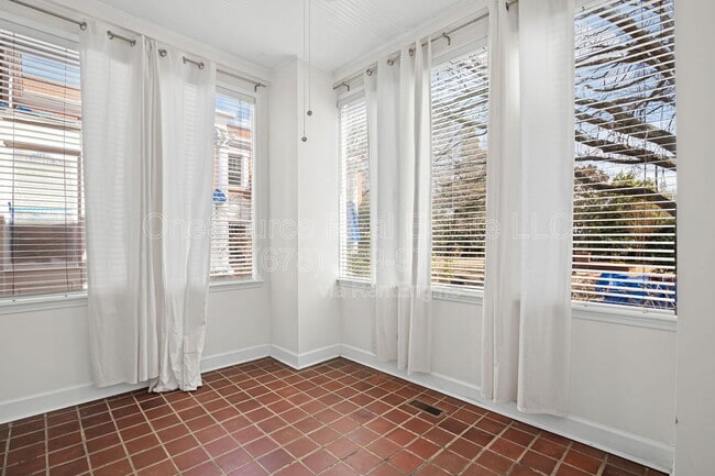 Building Photo - 872 Briarcliff Rd NE