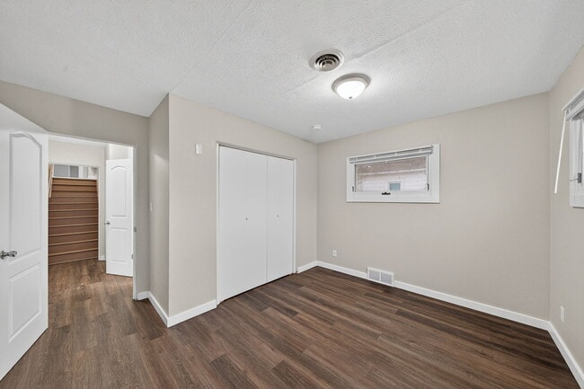 Building Photo - 336 Smith St