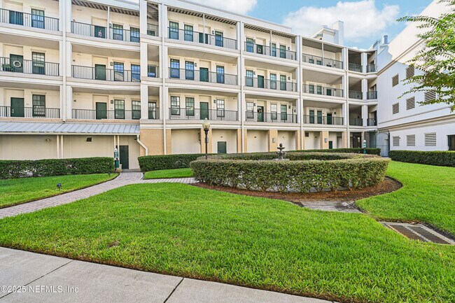 Building Photo - 1661 Riverside Ave