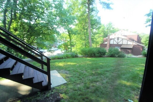 Building Photo - 76 Highwood Dr