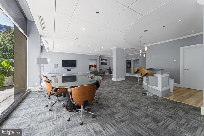 Building Photo - 355 I St SW