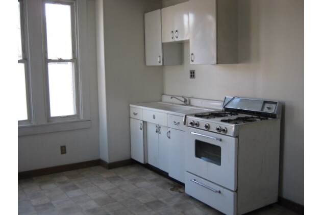 Kitchen - 200 W Ridge St