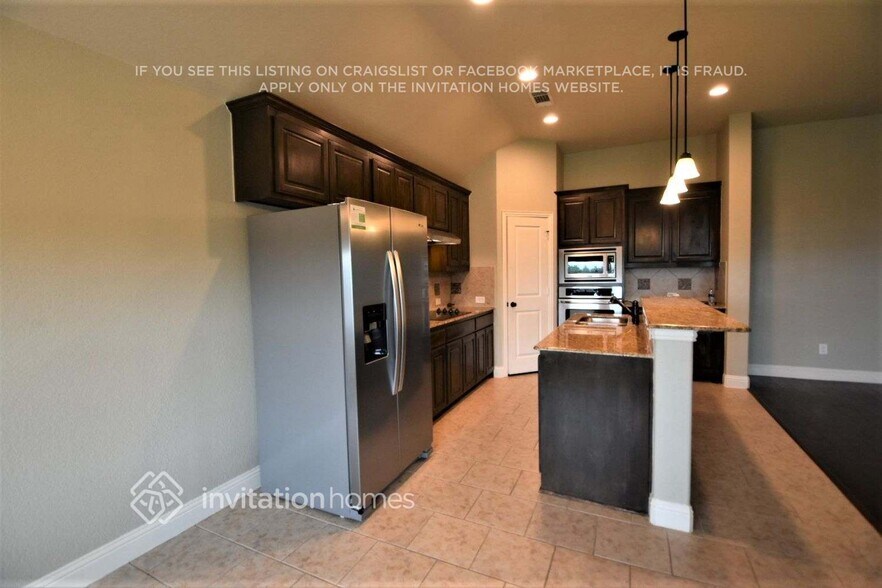Building Photo - 5629 Park View Dr