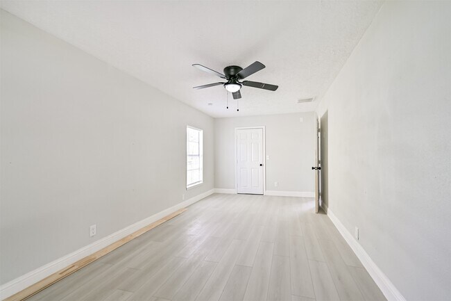 Building Photo - 5007 Northridge Dr