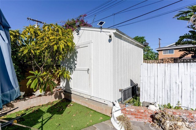 Building Photo - 19833 Blythe St