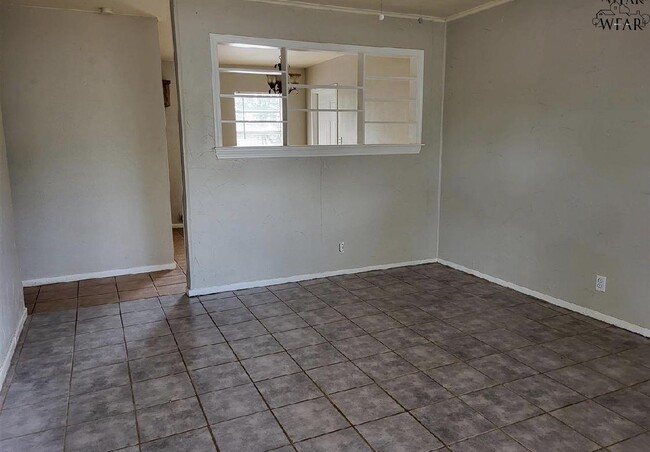 Building Photo - 1408 Deville St