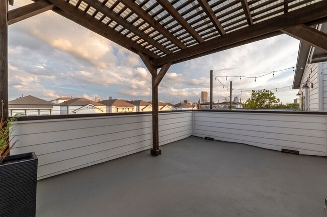 Building Photo - 1211 Thompson St